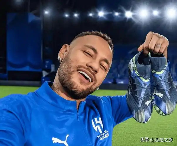 也展示了他 也展示了他